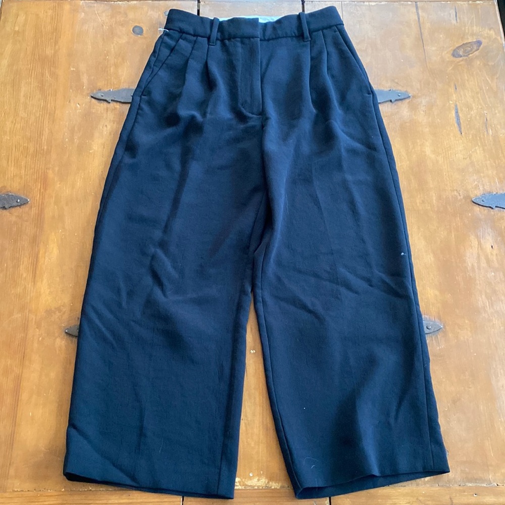 Aritzia the effortless pant cropped in black
